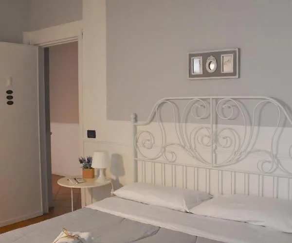 Bed & Breakfast Dimora San Domenico 3*