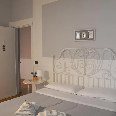 Oda ve Kahvaltı Dimora San Domenico 3*